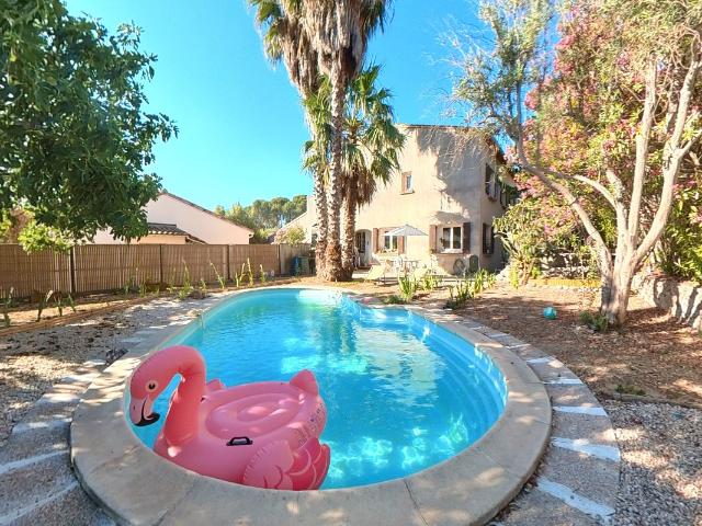 Spacieuse villa de 160 m² avec piscine – À quelques pas du cœur historique de Pézenas