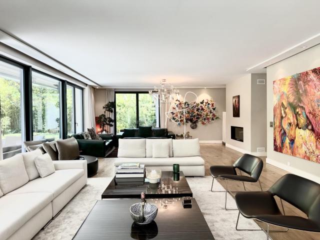 Spacieuse villa moderne de 600 m2 Parc 2 000 m2 avec piscine | dreamo. Ch