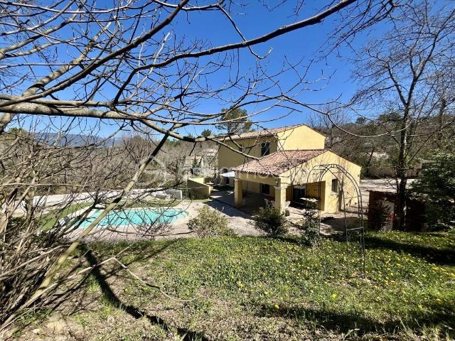 Villa contemporaine St Paul En Forêt – 212 m² habitables sur plu