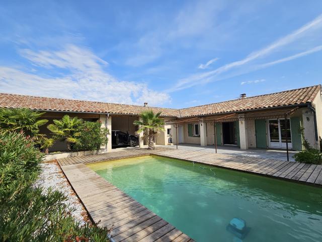 Spacieuse villa T6 de plain pied avec piscine