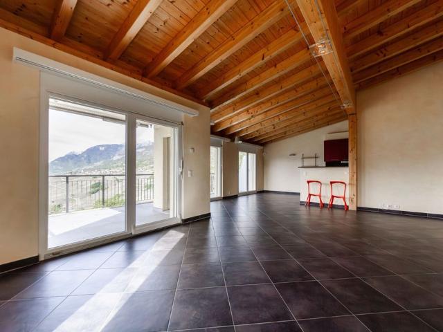 Spacieux 4.5 pièces appartement avec balcon, Savièse