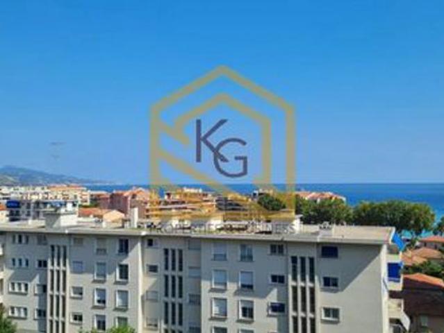 SPACIEUX 5 PIECES TRAVERSANT VUE MER 2 CAVES INCLU