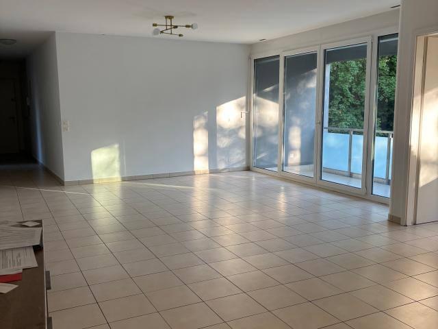 Spacieux 5 pièces appartement moderne avec balcon, Versoix