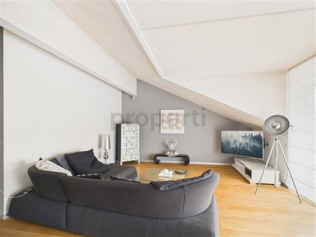 Spacieux 5.5 pièces attic flat avec balcon, La Chaux de Fonds