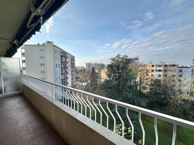 Spacieux 82 m² avec terrasse et balcon Le confort avec ascenseur