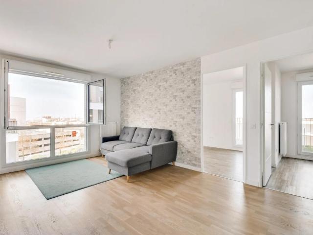 Spacieux 3 pièces avec balcons à Romainville