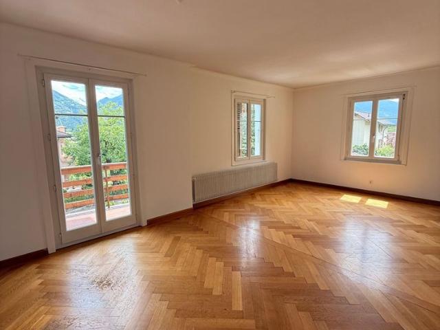 Spacieux 3.5 pièces appartement avec balcon, Sierre