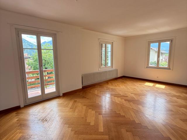 Spacieux 3.5 pièces – appartement avec balcon, Sierre