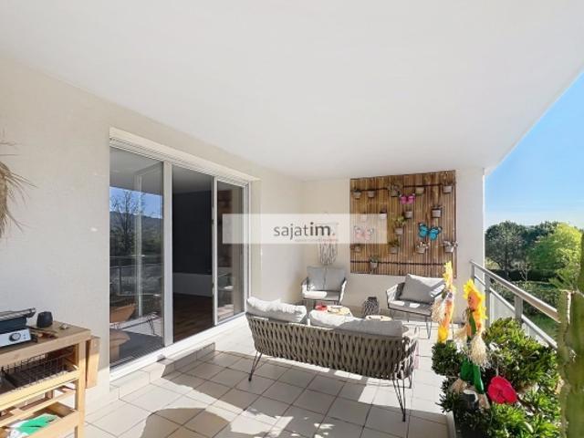 spacieux T3 de 75 m² avec une grande TERRASSE OUEST