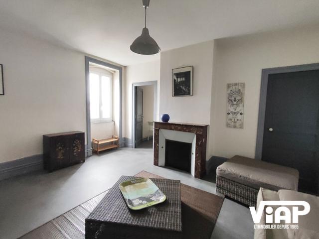 SPACIEUX T2 MEUBLE DE 50m² PROCHE PLACE CHURCHILL
