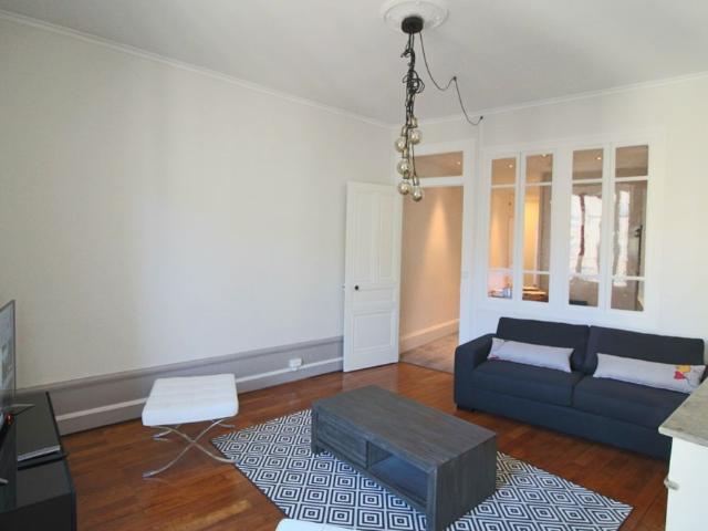 Spacieux T2 MEUBLE, RENOVE, Cosy, Disponible fin le 31/07 !