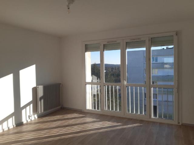 SPACIEUX T4 A LOUER PROCHE CENTRE SAINT LOUP SUR SEMOUSE