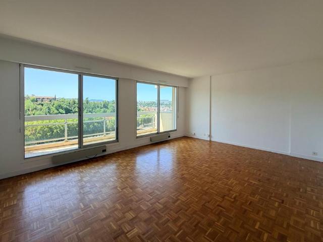 Spacieux T4 familial de 97 m² avec vue panoramique sur la Saône