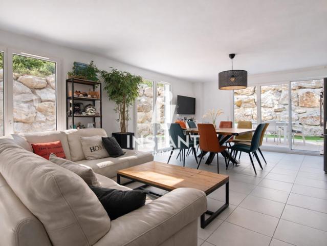 SPACIEUX T4 RDJ CHATEAU GOMBERT VILLAGE AVEC JARDIN + JACUZZI