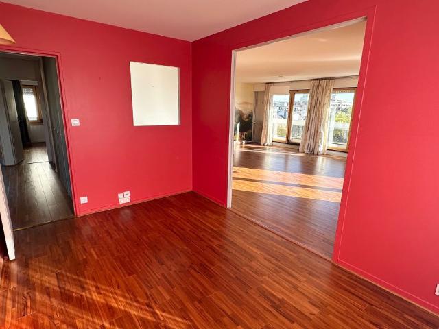 Spacieux T5 de 122 m² avec vue panoramique sur le Champ de Juillet