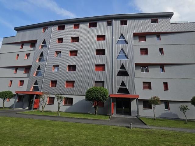 Spacieux appartement 4 1/2 pieces avec grand balcon | dreamo. Ch