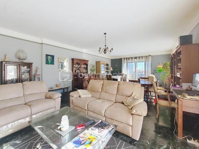 SPACIEUX APPARTEMENT T4 DANS UNE RESIDENCE DE CARACTERE