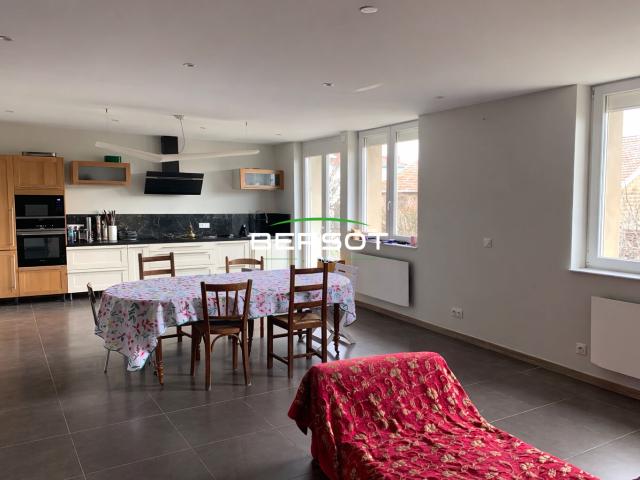 Spacieux appartement T6 rénové de 152 m2 à Valdahon