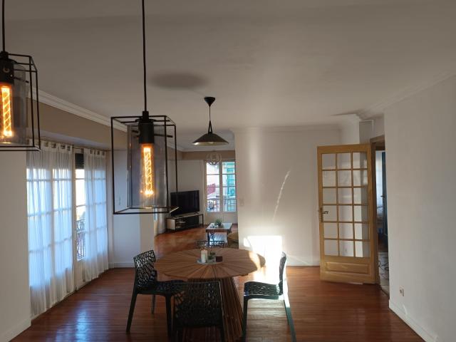 Spacieux appartement avec balcon