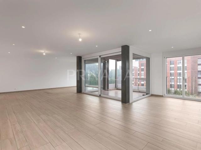 Spacieux appartement contemporain dans un quartier résidentiel à Conches
