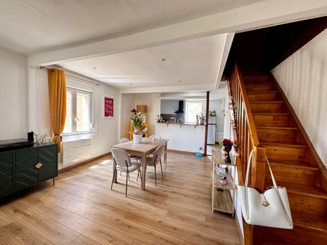 SPACIEUX APPARTEMENT DE TYPE F4 EN DUPLEX