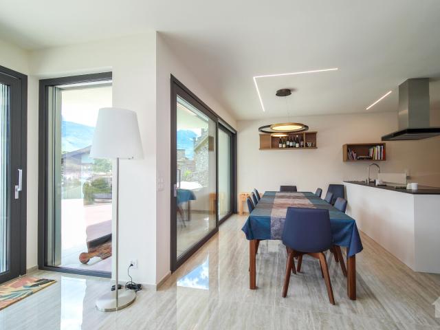 Spacieux appartement de standing 5.5 pièces avec jardin de 400 m2 | dreamo. Ch