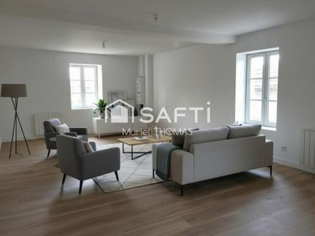 SPACIEUX. AVEC 3 CHAMBRES GARAGE COUR