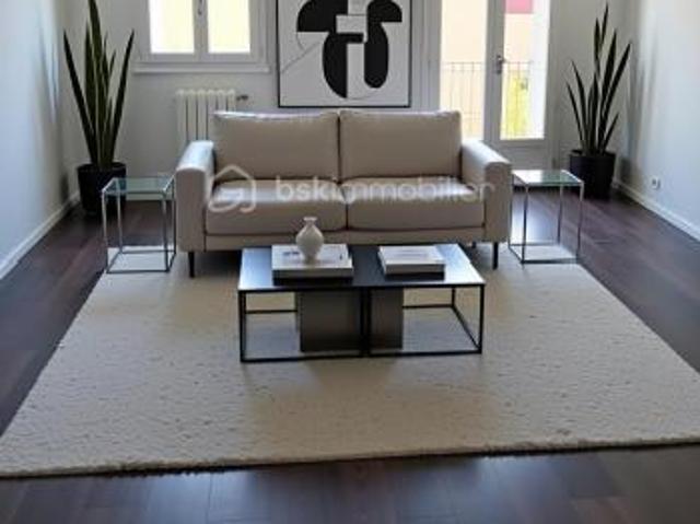 Spacieux duplex 2 chambres et box proche gare et centre ville