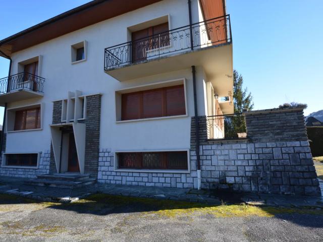Spacieux Duplex dans petit immeuble