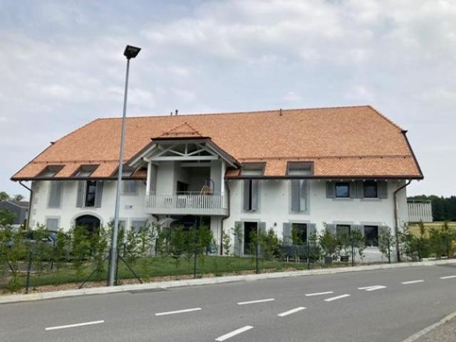 Spacieux et lumineux appartement de 4.5 pièces au 1er étage, avec balcon loggia couvert, situé dans une magnifique ferme vaudoise rénovée