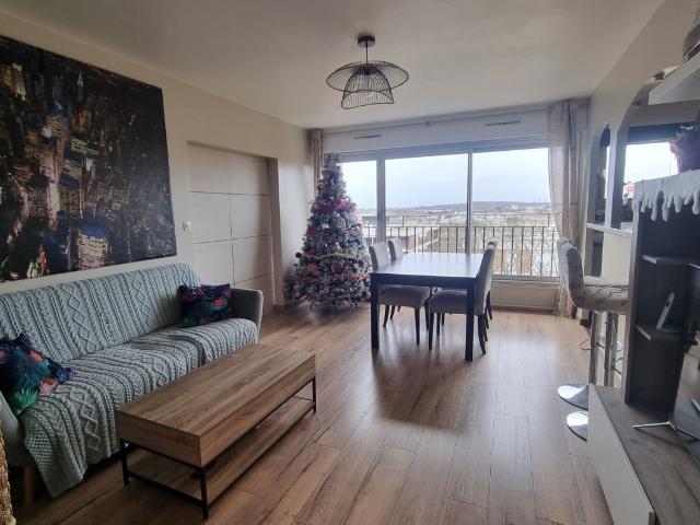 Spacieux et lumineux F4 avec vue dégagée, balcon, cave, 2 parkings