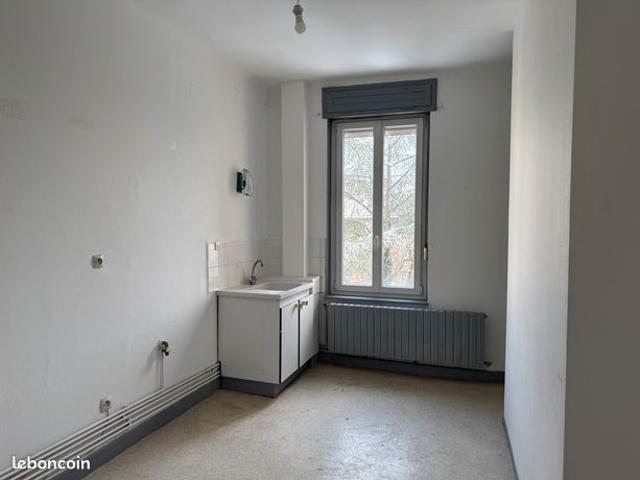 Spacieux F1 de 31.10 m² à rafraîchir