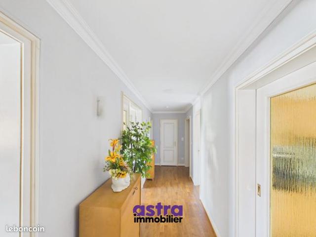 SPACIEUX F5 DE 103 m² AVEC GARAGE, ASCENSEUR ET BALCON – COLMAR