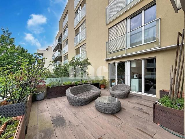 Spacieux logement dans résidence avec piscine