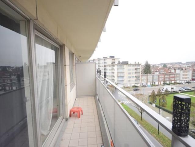 SPACIEUX STUDIO AVEC TERRASSE 5ème ETAGE