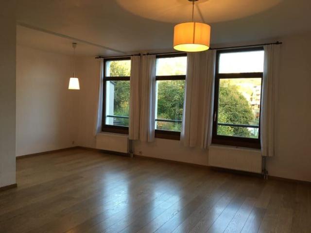 Spacieux studio avec emplacement de parking privatif