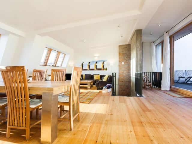 Spacy maisonette apartment on the fourth and fifth floor with elevator of a Berlin apartment house, Berlin Amsterdam Apartments for Rent