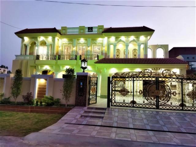 Spanish Design 2 Kanal Bungalow 6 Beds Plus Swimming Pool Lahore Golf View Residencia ID 73872