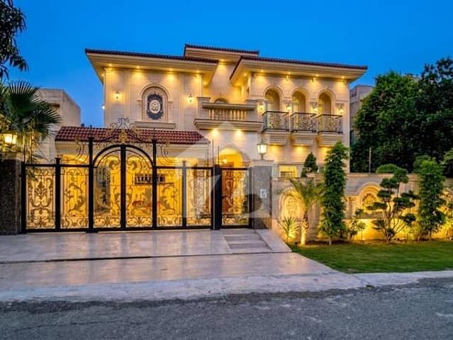 Spanish Full Basement Full Furnished Home Theatre Lavish Mansion