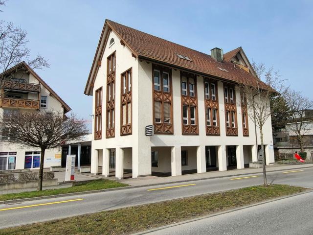 Spannende und helle Bürofläche mitten in Affoltern 149 m2!