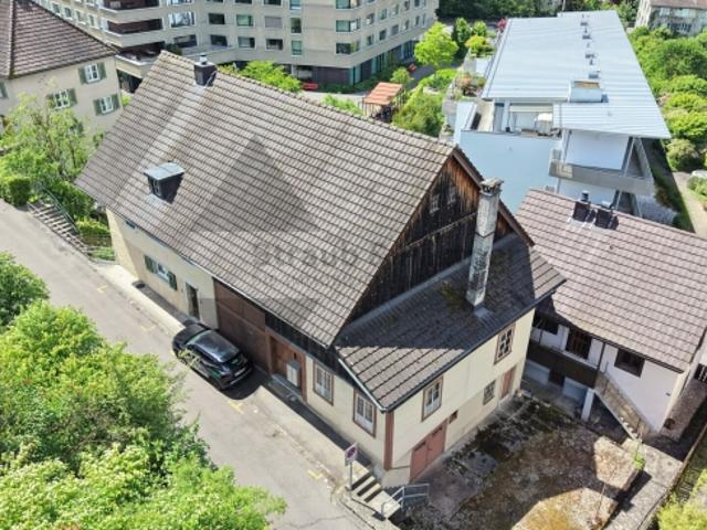 SPANNENDES MEHRFAMILIENHAUS MIT ENTWICKLUNGSPOTENZIAL