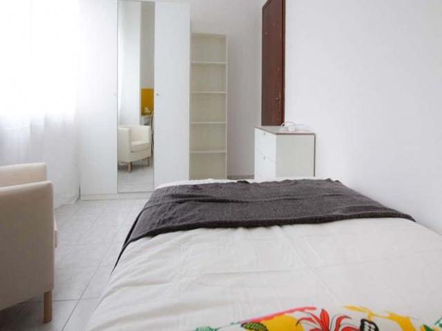 Special Offer: Stanza in Viale Ortles