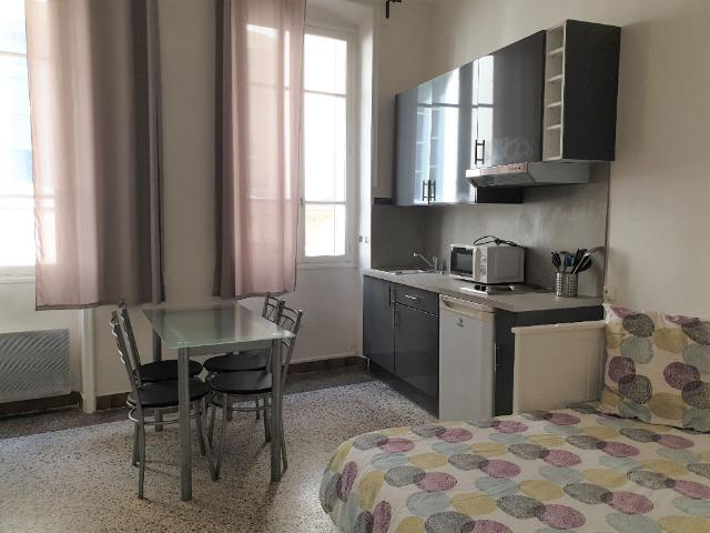 SPECIAL ETUDIANTS, MEUBLE 1PIECE 19.28m²