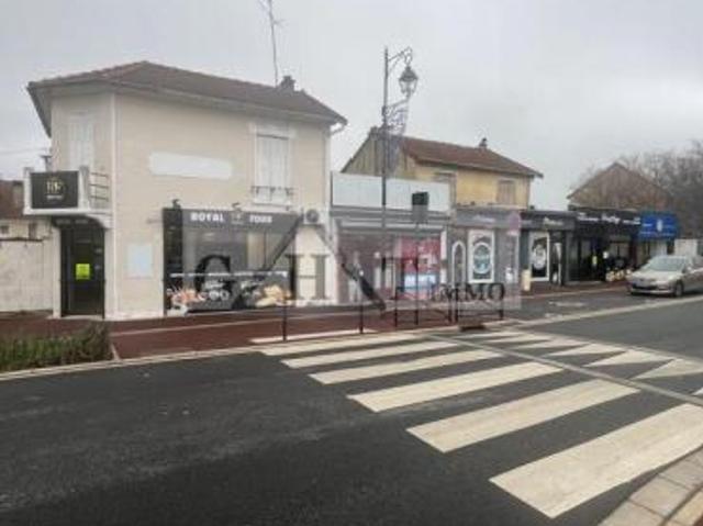 SPECIAL INVEST 4 boutiques pour 541 m² à vendre à CHELLES