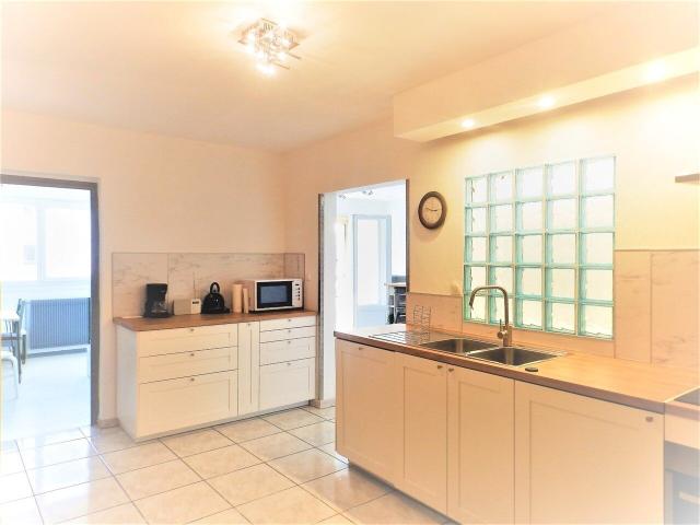 SPECIAL Investisseur, appartement 4 chambres refait à neuf, enti