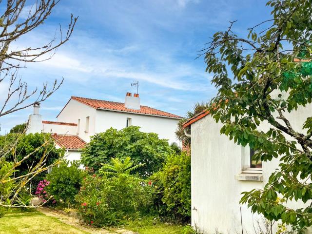 Spécial investisseur. Ensemble immobilier proche plage