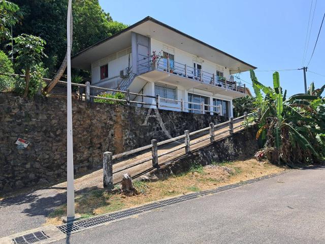 Spécial Investisseur Maison vue Mer divisé en 2 appartements l
