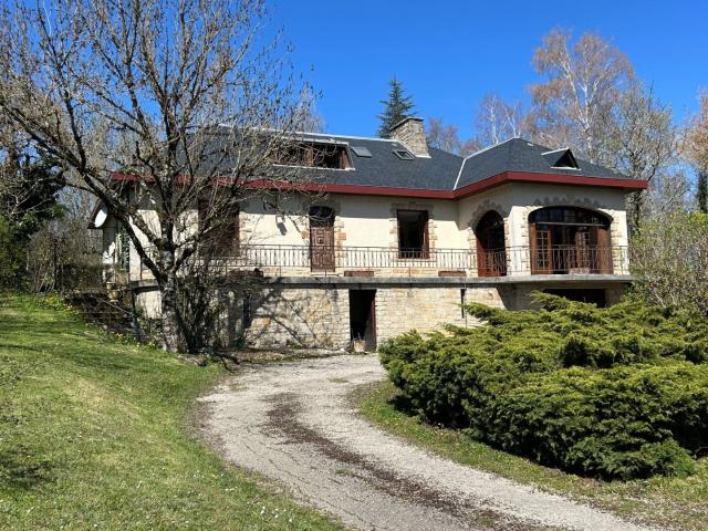 Spécial Investisseur Ou Grande Maison Familiale: Potentiel. 200m² Laissac Sévérac l'Eglise