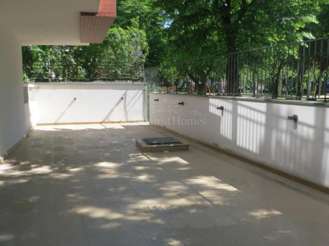 Special Luxury Three Bedroom Apartment with Large Veranda Icoanei