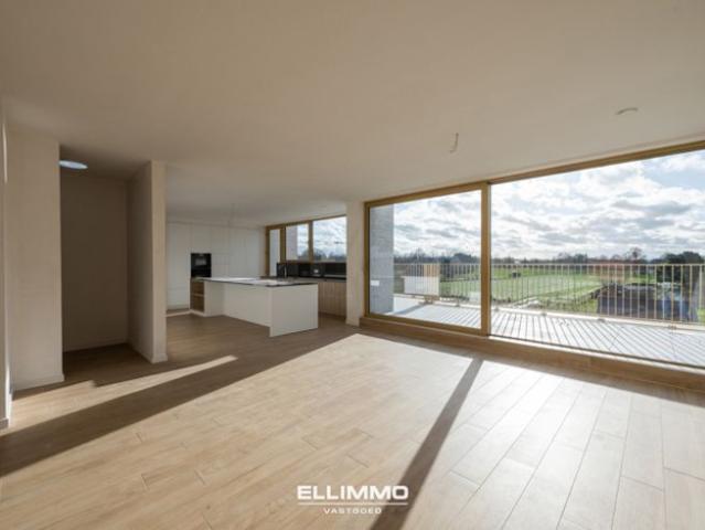Spectaculair penthouse van 178m² en ruim terras met groen ui